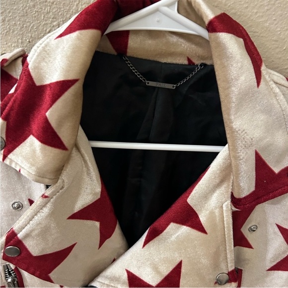 Stylish Red Star Women's Jacket - Picture 3 of 5